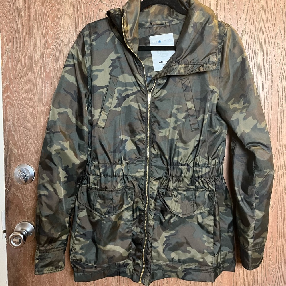 Elvine Women’s Camo Hooded Rain Jacket